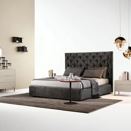 Letto con testiera in tessuto trapuntato V02 Merak di Mercantini