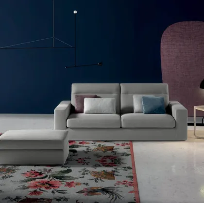 Divano lineare in tessuto Posh Bold di Samoa