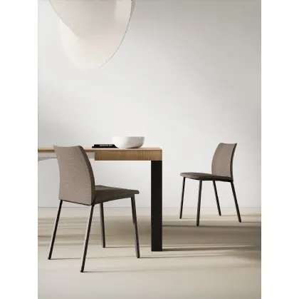 Sedia Zara Up on struttura in metallo verniciato e seduta imbottita rivestita in ecopelle di Arredo3