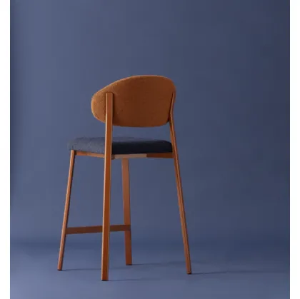 Sgabello Beba Curvy di Pointhouse