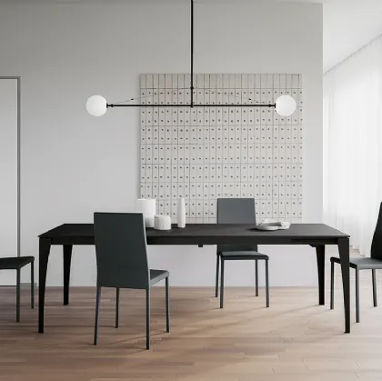 Tavolo allungabile con top in laminato e gambe in metallo verniciato Royal di Arredo3