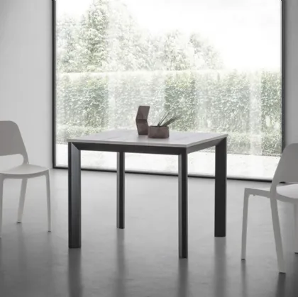 Tavolo con gambe in alluminio e piano in laminato Ricky Super Quadrato di La Primavera
